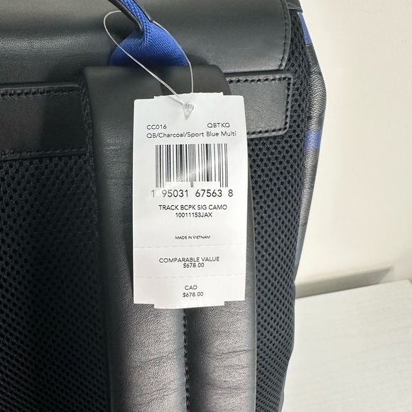 Men’s Coach backpack *wallet no longer available* - Picture 12 of 12